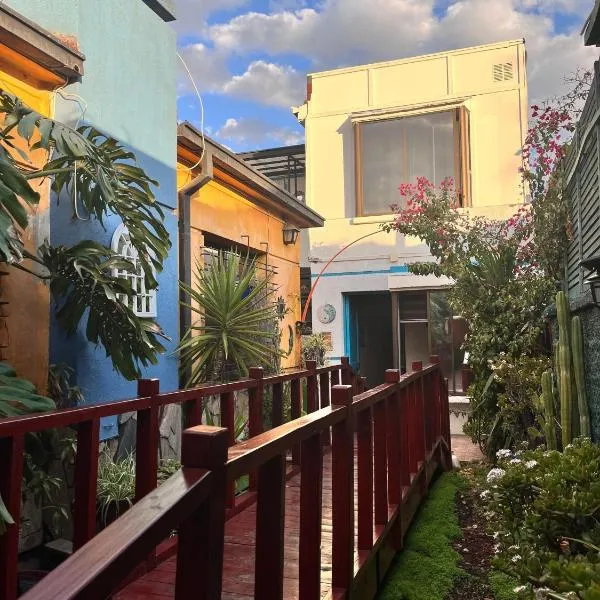 Hostal La Casa del Puente, hotel in Santiago