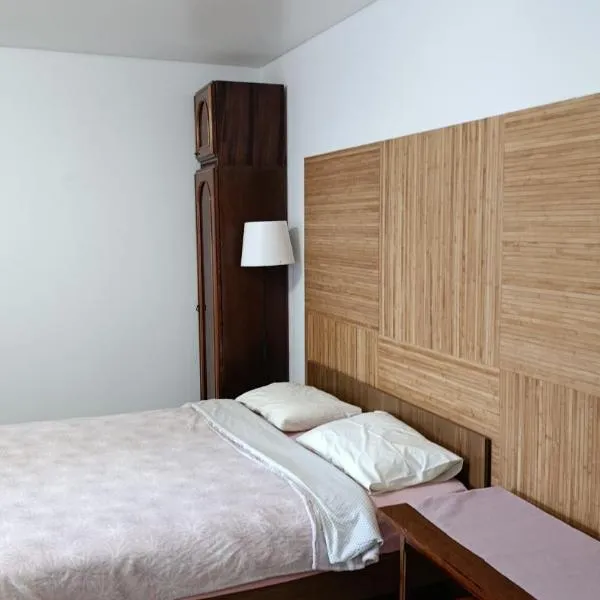 Family and friends apartment, hotel in Ternopilʼ