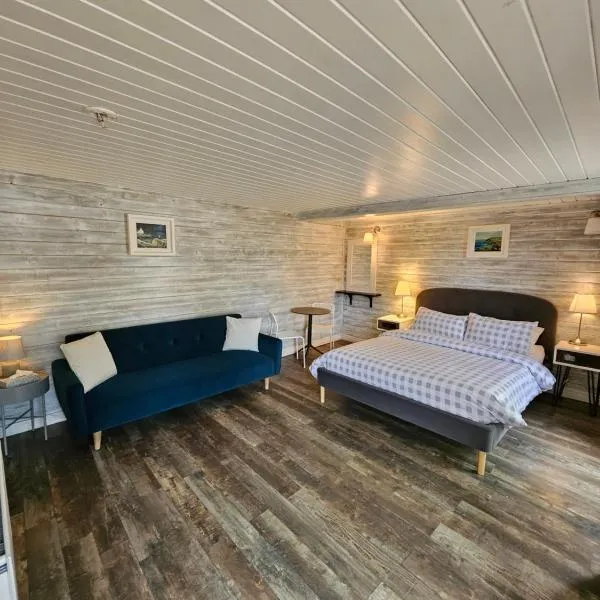 Loughview chalet, hotel in Whitehouse Lower