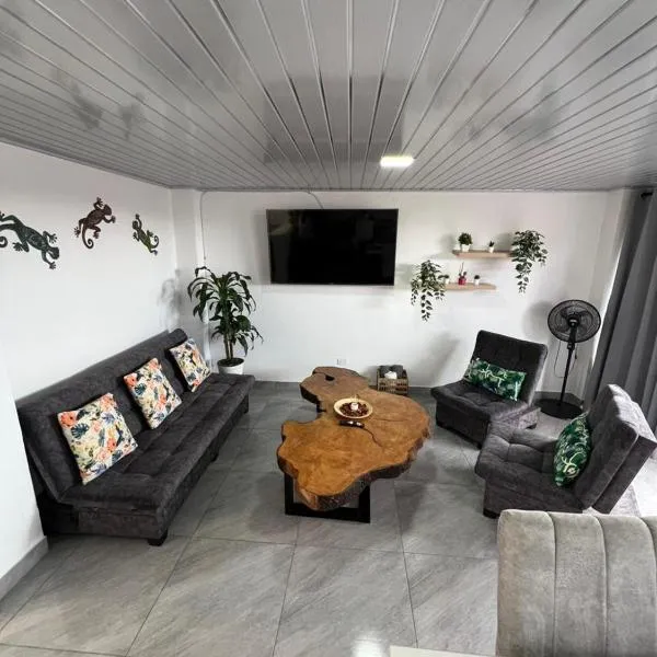 Casa Hotel Anturio, ξενοδοχείο σε Montenegro