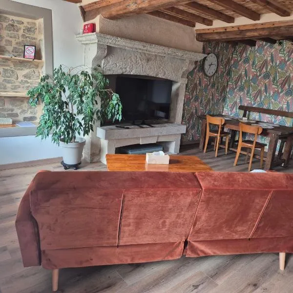 Jolie maison de campagne avec spa en option, hotel in Rauville-la-Place