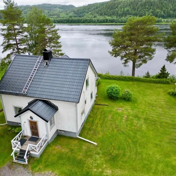 The Riverside, hotel em Undrom