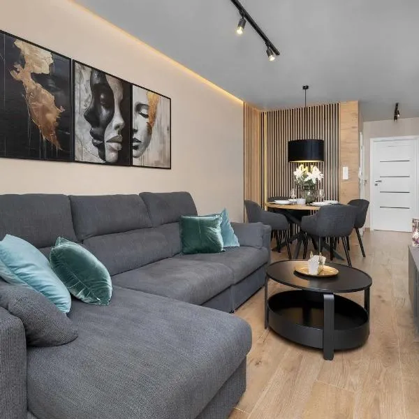 Air Conditioned Apartment in Cracow with Parking and Desk by Noclegi Renters, Hotel in Krakau