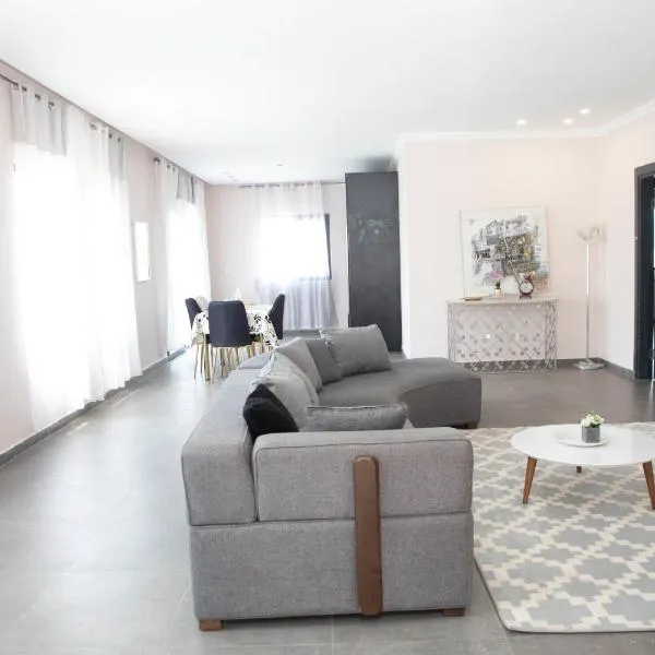 Nour apartments, отель в городе Сан-Томе