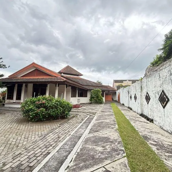 OYO 94842 Harumi Family Homestay, hotell sihtkohas Wonosobo