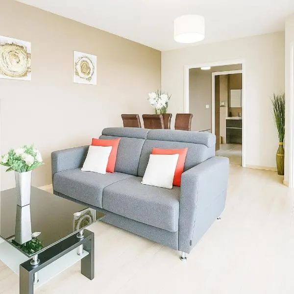 T2 classé 4 étoiles avec jardin, piscine, vue mer à Saint-Gilles-les-Bains, hotel in Saint-Gilles les Bains