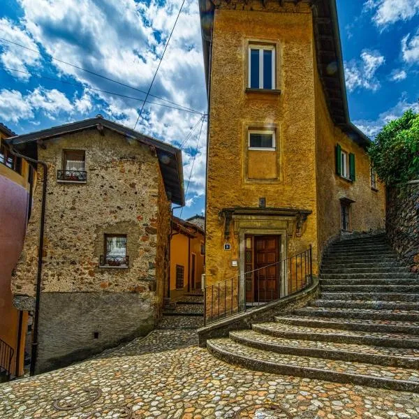 Casa indipendente con vista lago nel cuore di Morcote, hotel a Morcote