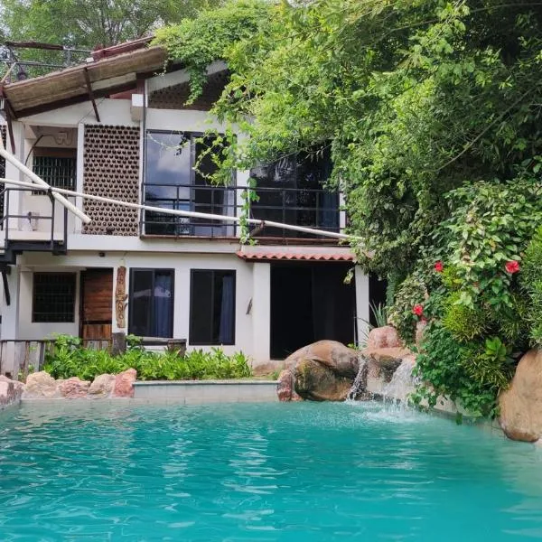 Eco Hotel Gota del Chaco、Villamontesのホテル