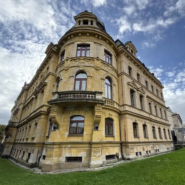 Leháro, hotel Litoměřicében
