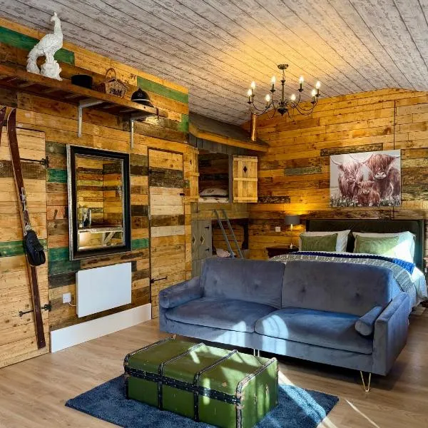 Willow Court Farm-Studio North & Petting Farm, 8 mins from Legoland & Windsor, 15 mins from Lapland UK, hôtel à Windsor