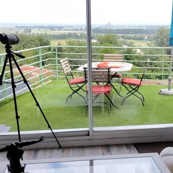 La Terrasse du Mont St Michel, vue imprenable, appartement cosy pour 4 pers, hotel in Roz-sur-Couesnon