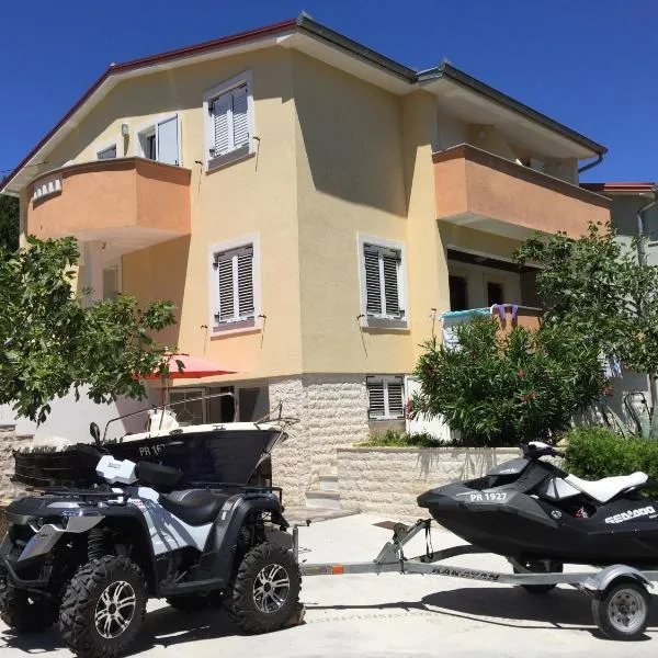 Apartments Prahović, hotel em Ždrelac