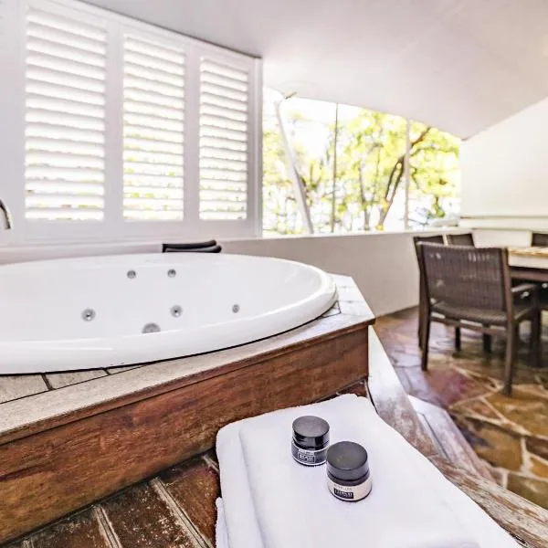 The Reef House Adults Retreat - Enjoy 28 Complimentary Inclusions、パーム・コーブのホテル