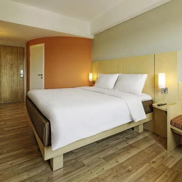 Ibis Padang, hotel en Padang
