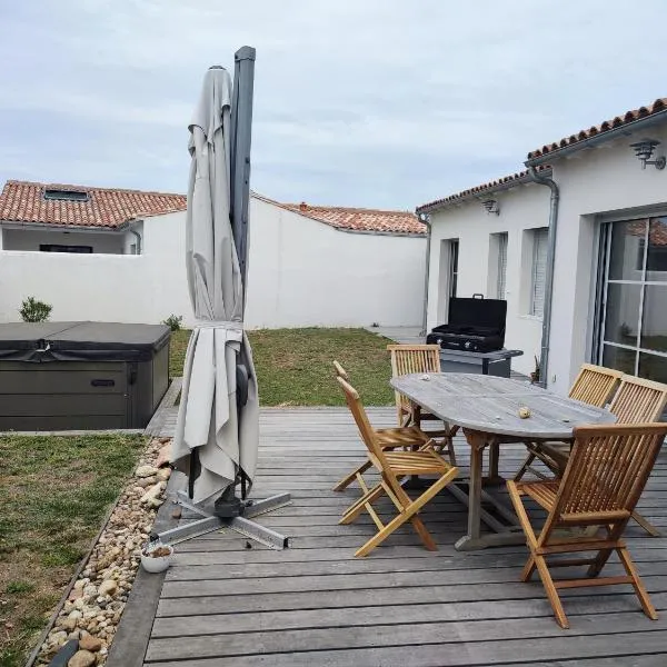 Maison propice au farniente, hotel en Le Bois-Plage-en-Ré