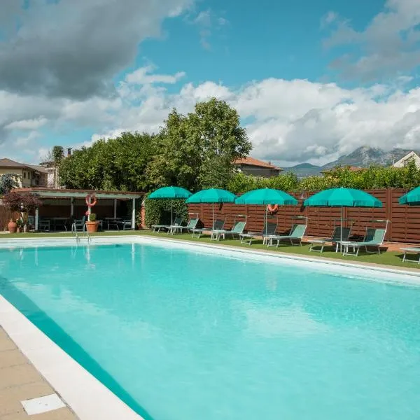 Hotel Ristorante La Lanterna, ξενοδοχείο σε Castelnuovo di Garfagnana