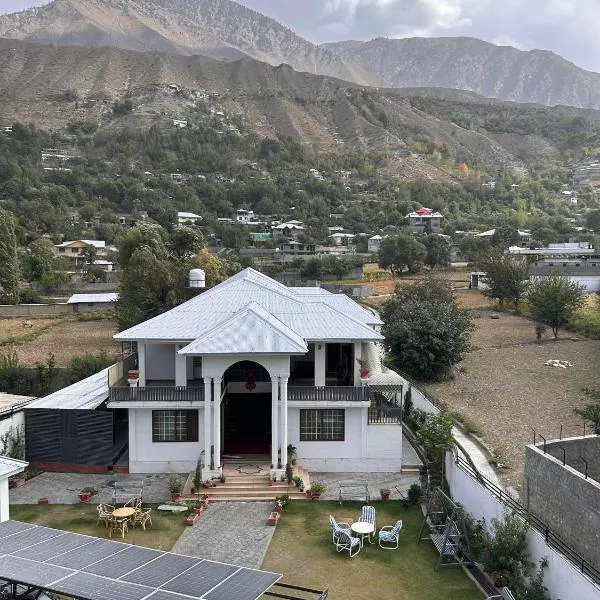 Town Inn Chitral Guest House, khách sạn ở Motehiānāndeh