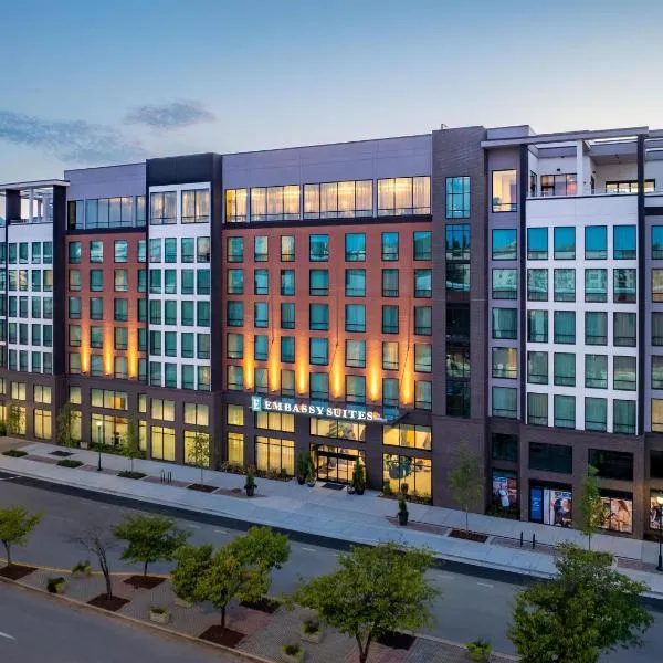 Embassy Suites By Hilton Chattanooga Downtown, hotel v destinaci Chattanooga