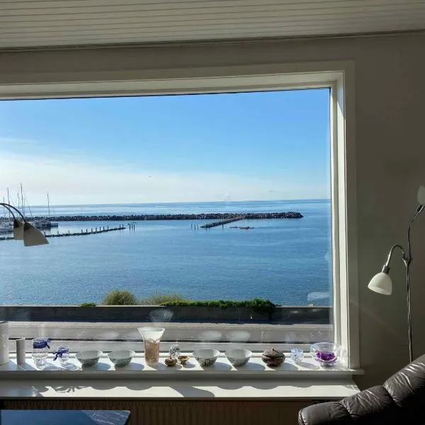 Spacious House With Sea Views From All Rooms, Hotel in Rønne