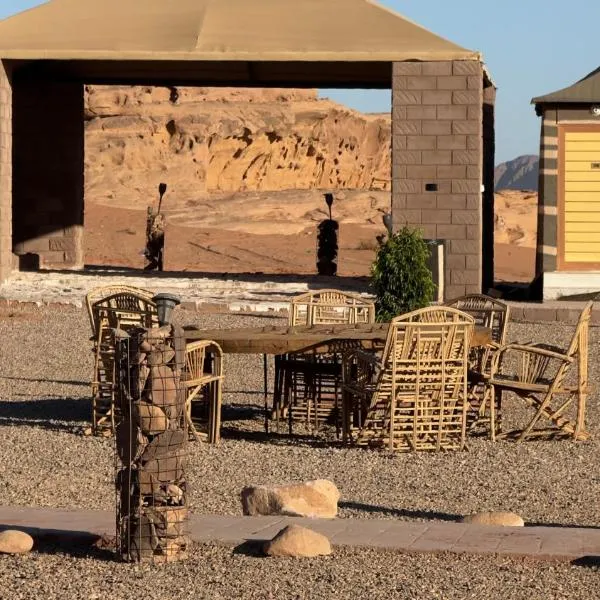 Bright Moon Camp, ξενοδοχείο σε Ουάντι Ραμ