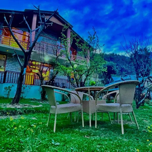 The Manu Emerald #farmhouse #top selling cottage in manali #peaceful heritage cozy stay #lawn with bonfire #most awarded, hotell sihtkohas Manāli