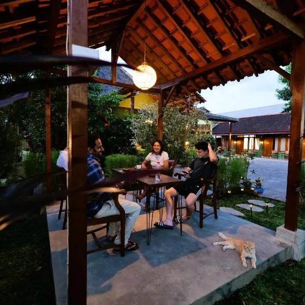 Sleepy Raccoon Hostel, hotel di Yogyakarta
