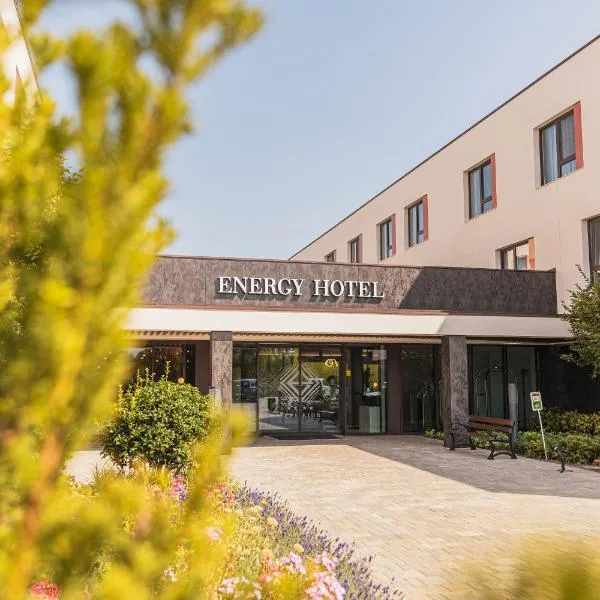 Energy Hotel & Business Center, hotel in Paks