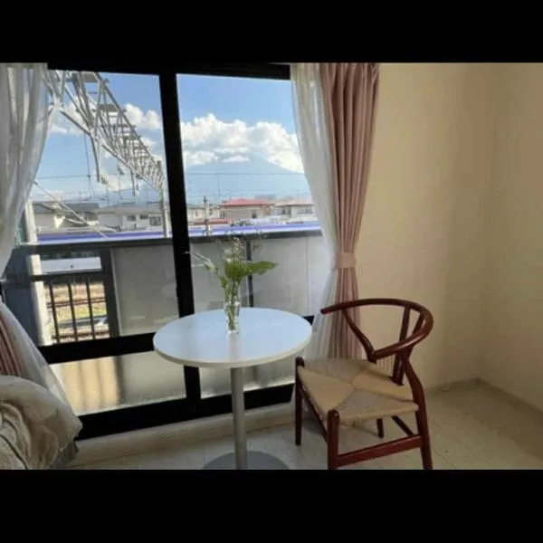 Tsukimisou guest house, hotel v destinaci Tsuru 