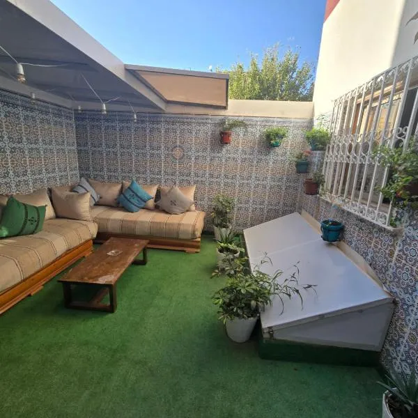 Narjiss Hostel, hotel em Fez