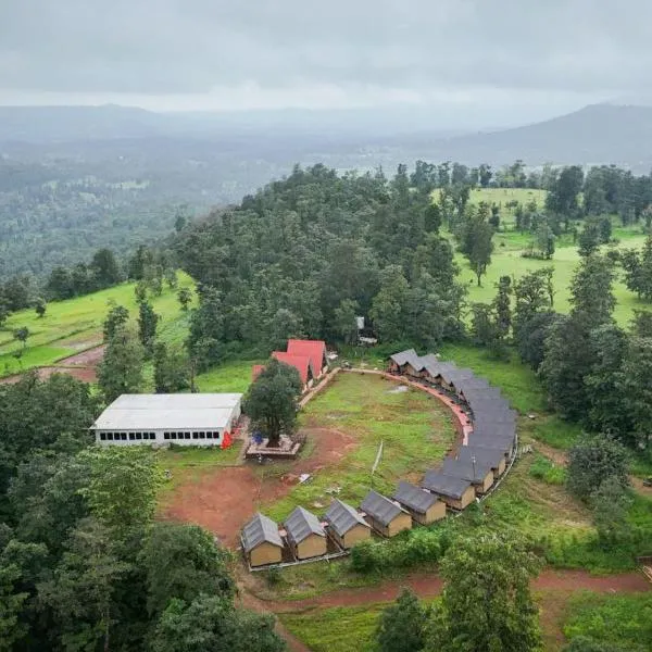 Huts And Hunters Resort Saputara, hotel in Saputara