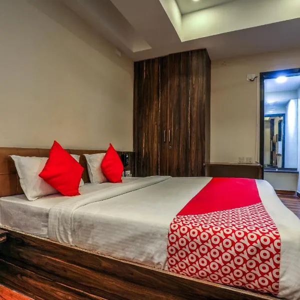 Capital O SKY GRAND, hotel in Hyderabad