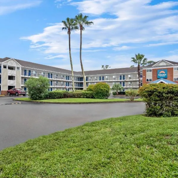 Suburban Studios Stuart near Federal Hwy 1, hotel v destinaci Stuart