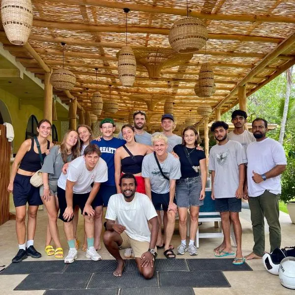 Roaming Retreat Ahangama，位于阿杭格默的酒店