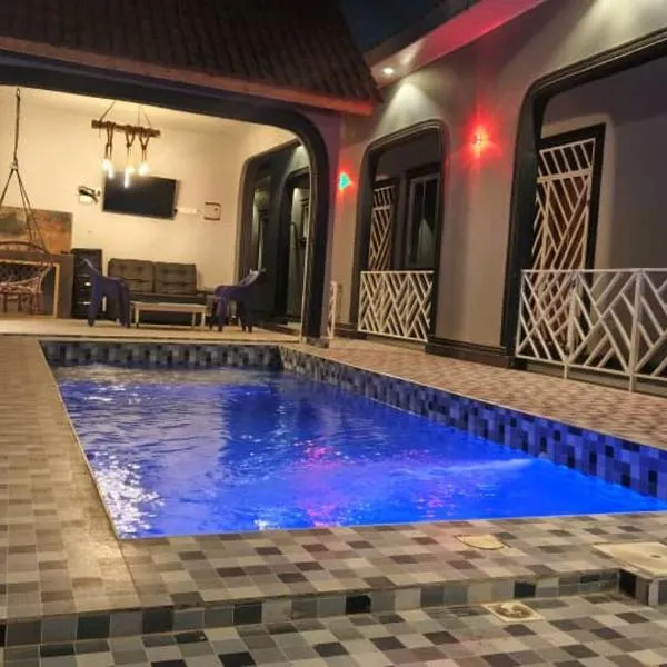 Heavenly ApHEARTment With a Swimming Pool, hotel v Dodomě