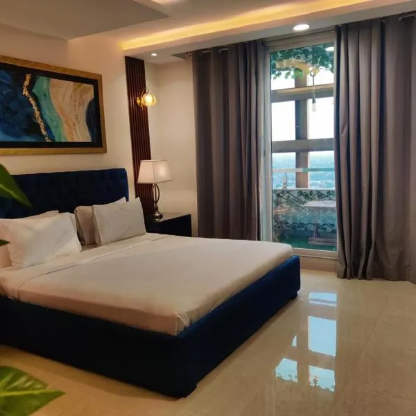 Goldcrest Luxe Suite - Executive1 bedroom apartment Near Airport Lahore, hotel Lahorban