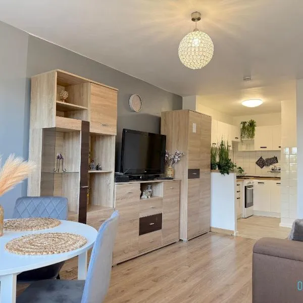 Coconut Apartment - 5 min to Baltic Sea, hotel en Gdansk