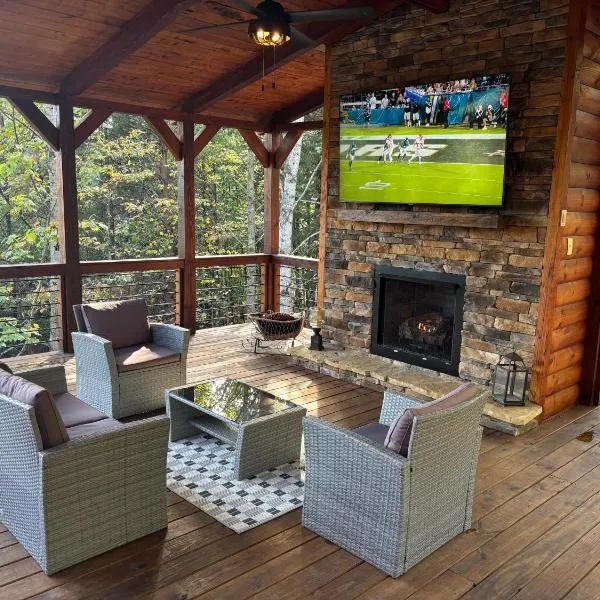 Above Expectations-New Exterior-Sleeps 8-Hot Tub-Games Galore-Nature, hotel in Morganton