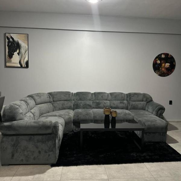 Majestic Apartment 1 Tout lui Faut, Rudi Kappel