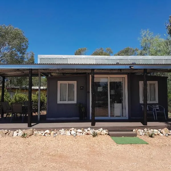 The Holiday Hut, hotel in Lightning Ridge