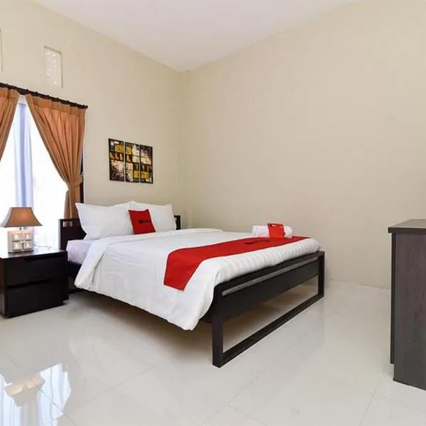 RedDoorz Plus near Jalan Imam Bonjol Denpasar, ξενοδοχείο στο Σεμινιάκ