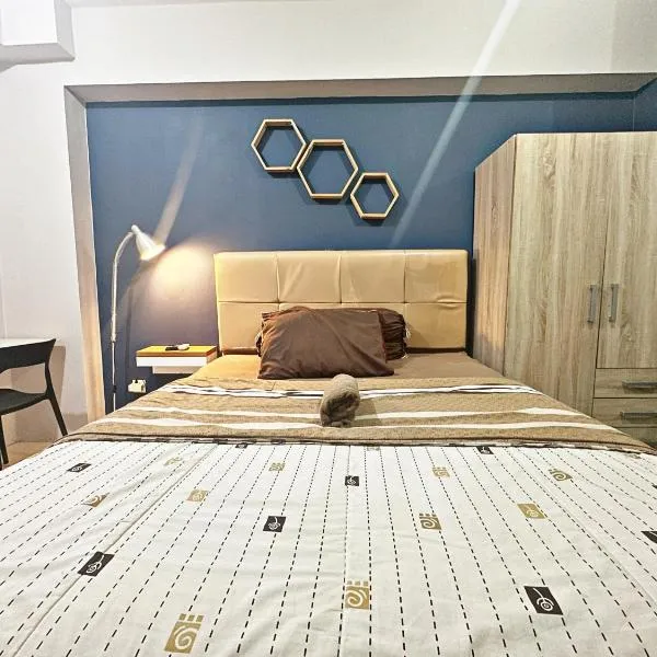 Cozy Studio Work From Home at Apt Greenbay Pluit Baywalk Tower C, Hotel in Jakarta