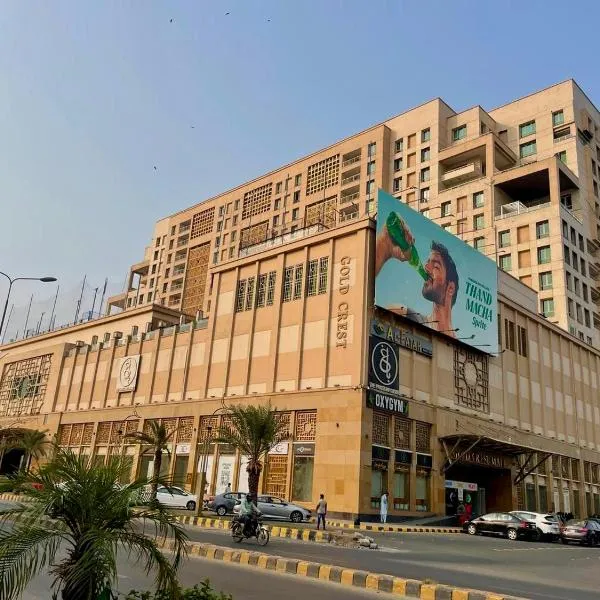 Gold Crest Luxury Hotel Apartments-City View DHA Lahore, hotel in Lahore