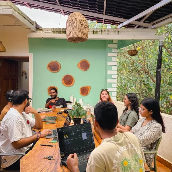 Odd Table Stay and Experiences, ξενοδοχείο σε Mandrem