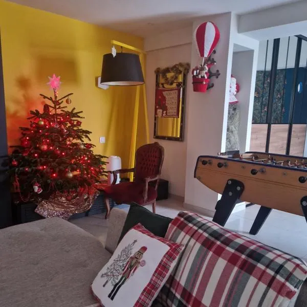 MAGNIFIQUE VILLA LUXE COSY POPPIES HOLIDAY - Noël à la Mer, Flipper, Baby-foot, SPA, Jardin Illuminé, Plage Riva Bella à 300m, Magie de Noël, Tout Confort, Idéale Familles, Groupes & EVG EVJF, Proche Cabourg, Week-end & Courts Séjours !, hotel v destinaci Ouistreham