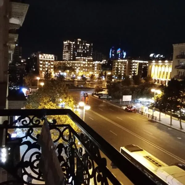 Просторная, двухкомнатная квартира в престижном районе города Баку, hotel v destinaci Baku