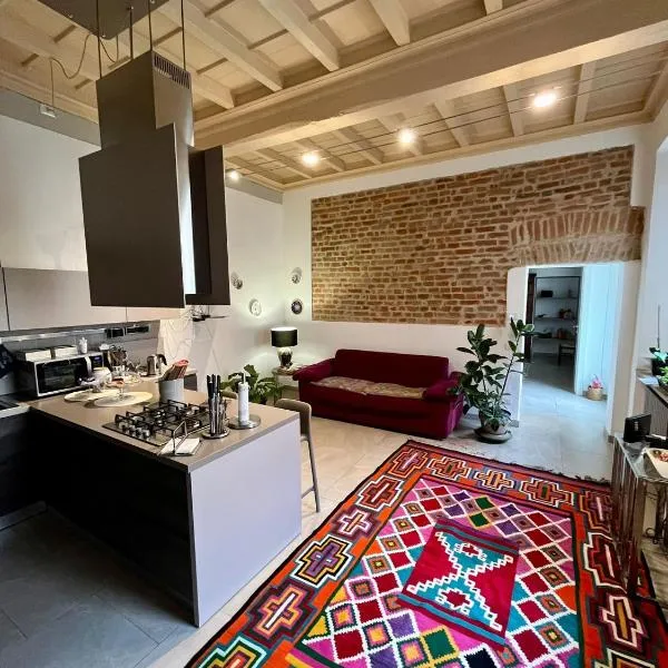 Dimora Boezio7, cozy and charming place in center with private parking, hotel in Pavia