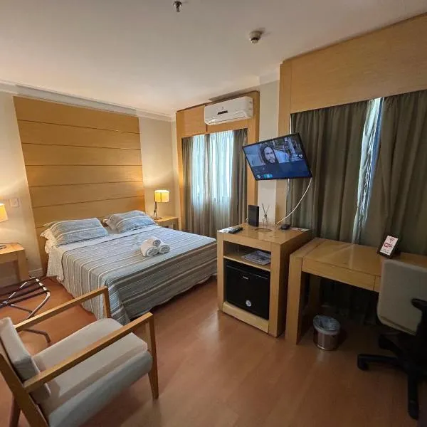 Hotel lindo Aeroporto Congonhas com garagem e piscinas 1703, hôtel à São Paulo