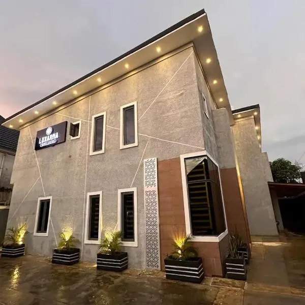 Luxarna Hotel and Spa, khách sạn ở Port Harcourt