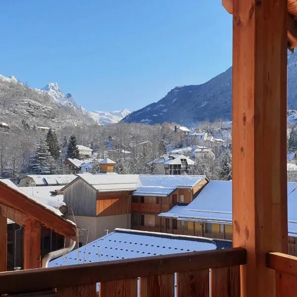 Vacancéole - Le Domaine de la Vallée d'Ax, hotel en Ax-les-Thermes
