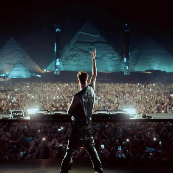 Pyramids Night Hotel &Free pickup shuttle, hotel en Giza